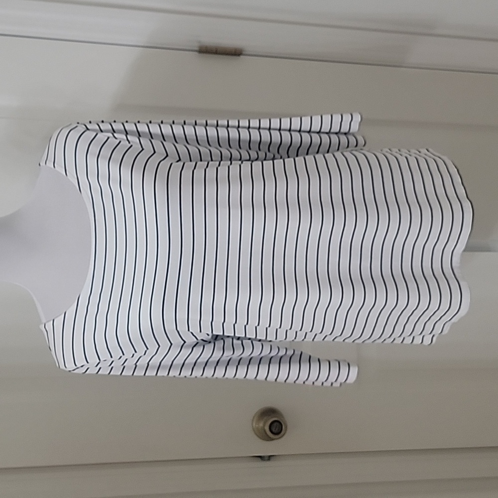 a new day Size XXL Black White Striped Long Sleeve Scoop Neck Shirt, EUC